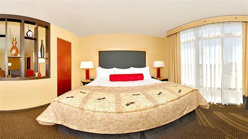 Springhill By Marriott Bay Hotel 3*