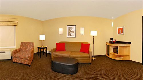 Springhill By Marriott Bay Hotel 3*