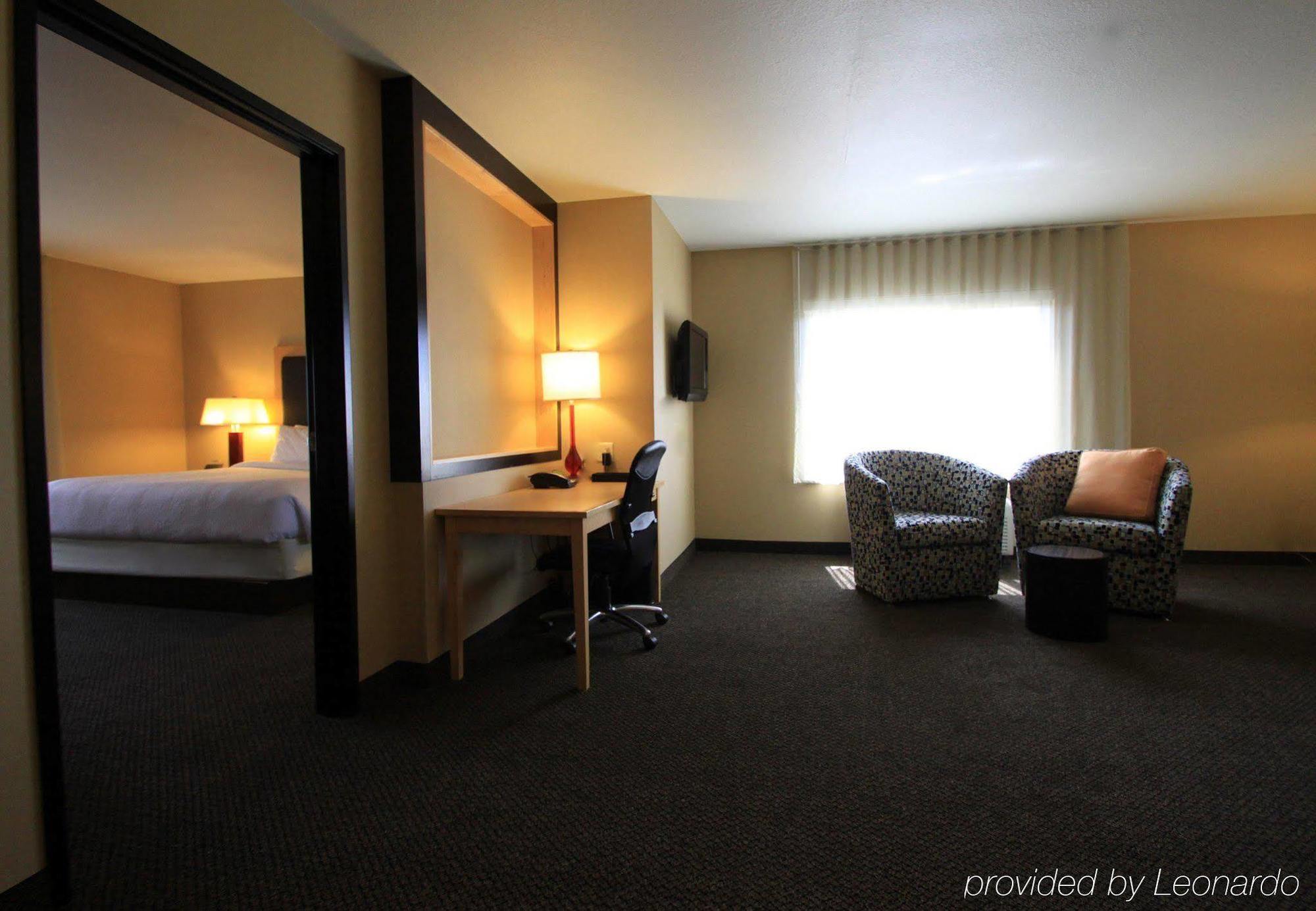 Springhill By Marriott Bay Hotel 3*